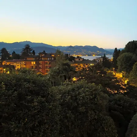 Апартаменты Sunset Lakeview Small Paradise