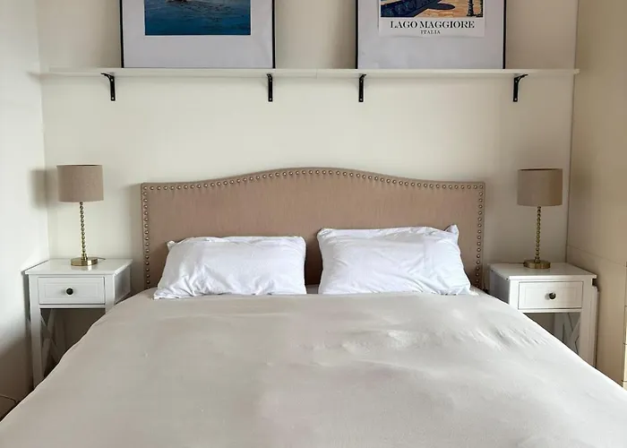 Sunset Lakeview Small Paradise 아파트