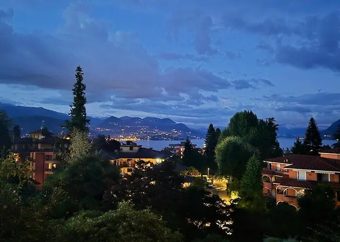 Sunset Lakeview Small Paradise * Stresa